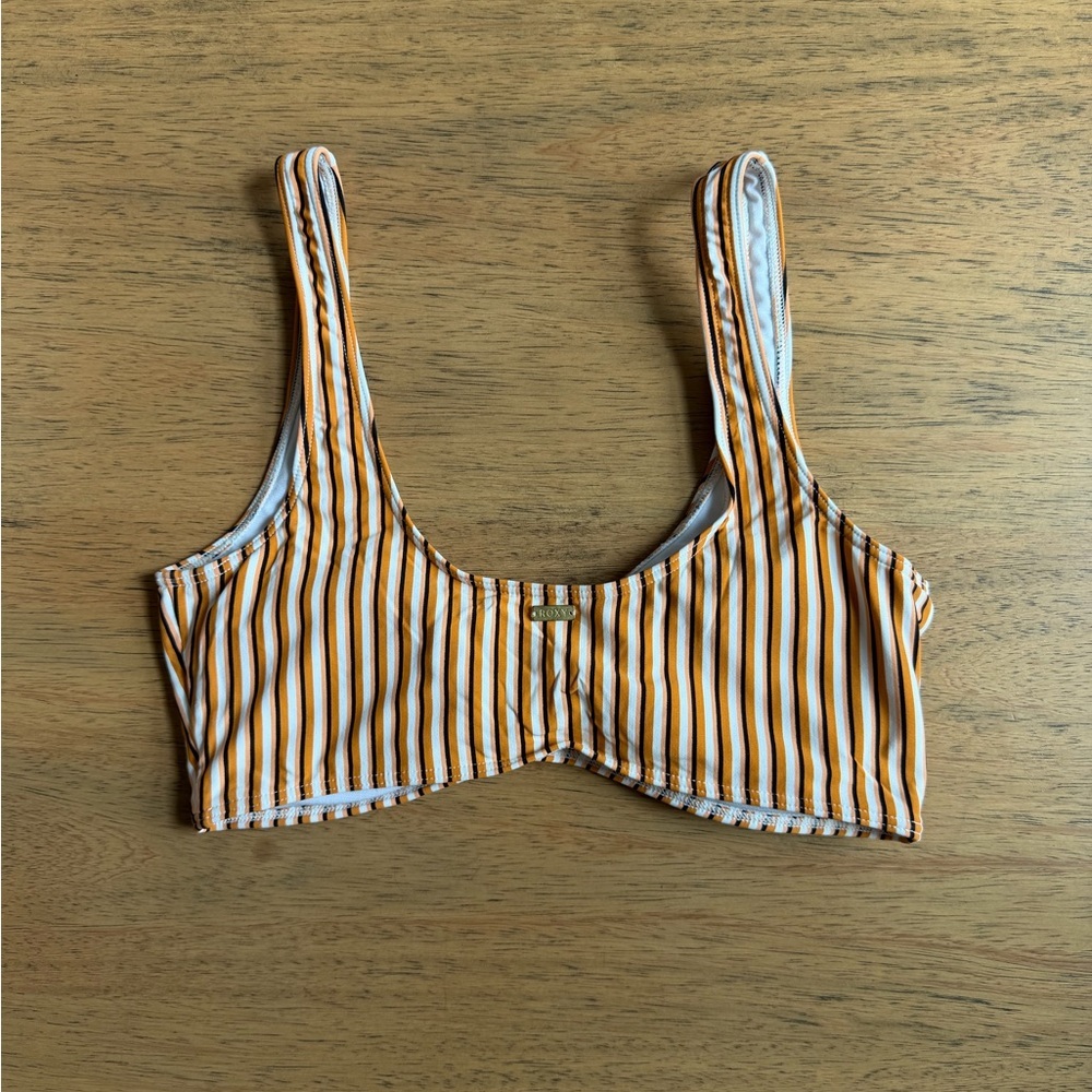 Women's | Roxy Striped Bikini Top Ruched Front Swim Top | Medium - Picture 5 of 5